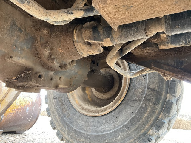 2005 Komatsu WA380-5H Wheel Loader - מעמיס גלגלים: תמונה 5 2005 Komatsu WA380-5H Wheel Loader - מעמיס גלגלים: תמונה 5