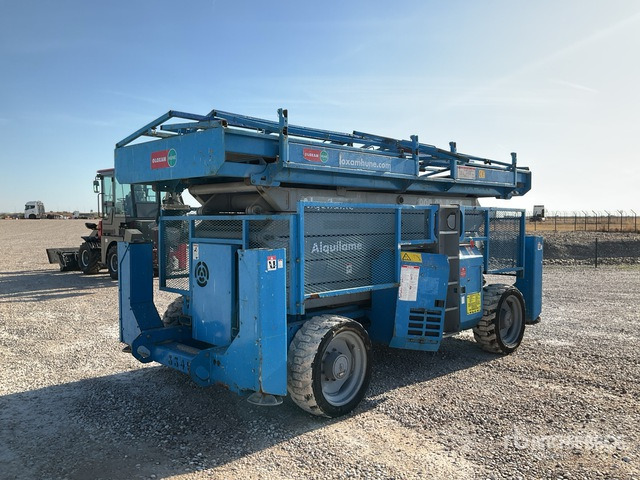 2006 Genie GS5390RT 4x4 Diesel Scissor Lift - מעלית מספריים: תמונה 3 2006 Genie GS5390RT 4x4 Diesel Scissor Lift - מעלית מספריים: תמונה 3