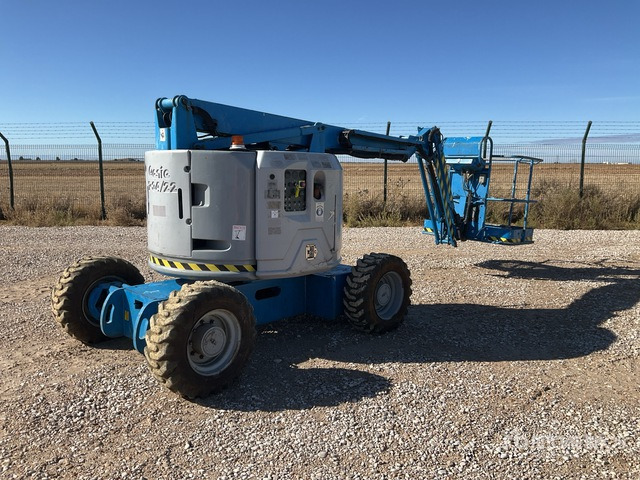 2006 Genie Z34/22 4WD Diesel Articulating Boom Lift - זרוע מרפקי: תמונה 1 2006 Genie Z34/22 4WD Diesel Articulating Boom Lift - זרוע מרפקי: תמונה 1