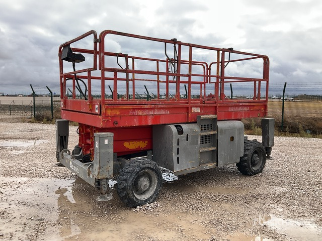 2006 Haulotte H12SX 4x4 Diesel Scissor Lift - מעלית מספריים: תמונה 4 2006 Haulotte H12SX 4x4 Diesel Scissor Lift - מעלית מספריים: תמונה 4