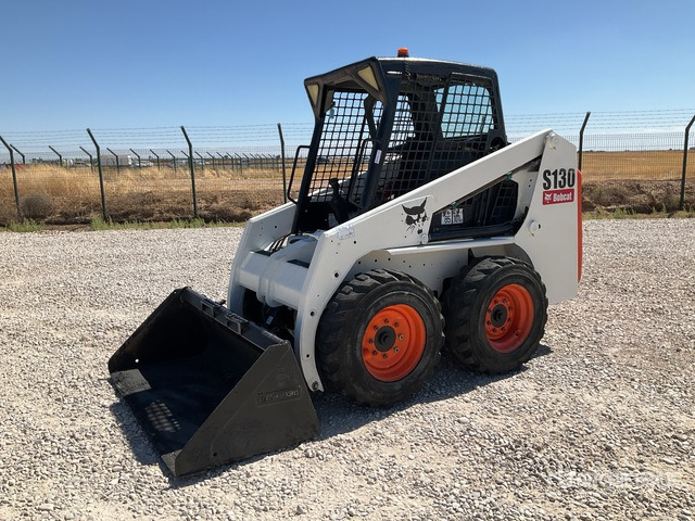 2007 Bobcat S130 Skid Steer Loader - מעמיס היגוי החלקה: תמונה 3 2007 Bobcat S130 Skid Steer Loader - מעמיס היגוי החלקה: תמונה 3