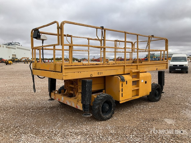 2007 Haulotte H12SXL 4x4 Diesel Scissor Lift - מעלית מספריים: תמונה 4 2007 Haulotte H12SXL 4x4 Diesel Scissor Lift - מעלית מספריים: תמונה 4