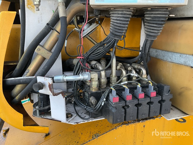 2007 Haulotte HA18PX 4WD Diesel Articulating Boom Lift - זרוע מרפקי: תמונה 4 2007 Haulotte HA18PX 4WD Diesel Articulating Boom Lift - זרוע מרפקי: תמונה 4