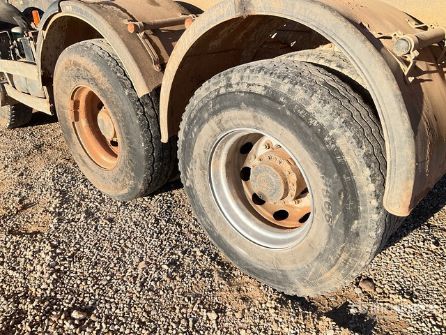 2007 Renault Kerax 410.42 8x4 Twin-Steer Tri/A Dump Truck - מזהיר: תמונה 5 2007 Renault Kerax 410.42 8x4 Twin-Steer Tri/A Dump Truck - מזהיר: תמונה 5