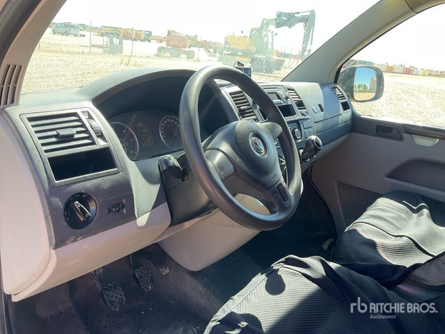 2012 Volkswagen Transporter TDI Motion Cargo Van - כלי רכב מסחרי: תמונה 5 2012 Volkswagen Transporter TDI Motion Cargo Van - כלי רכב מסחרי: תמונה 5