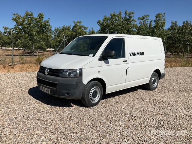 2012 Volkswagen Transporter TDI Motion Cargo Van - כלי רכב מסחרי: תמונה 1 2012 Volkswagen Transporter TDI Motion Cargo Van - כלי רכב מסחרי: תמונה 1