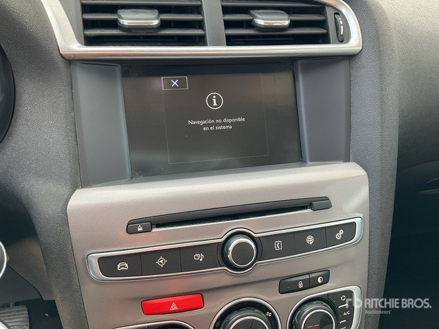 2015 Citroen C4 BlueHDI Automobile - מכונית: תמונה 3 2015 Citroen C4 BlueHDI Automobile - מכונית: תמונה 3