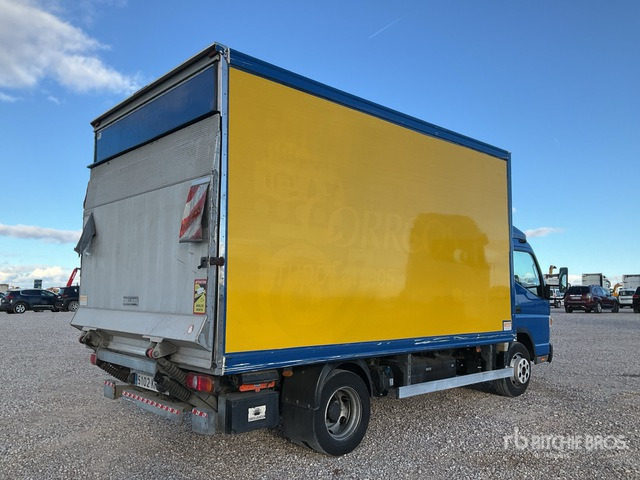 2018 Mitsubishi Fuso Canter 7C15 Hybrid 4x2 Van Truck - משאית תיבה: תמונה 3 2018 Mitsubishi Fuso Canter 7C15 Hybrid 4x2 Van Truck - משאית תיבה: תמונה 3