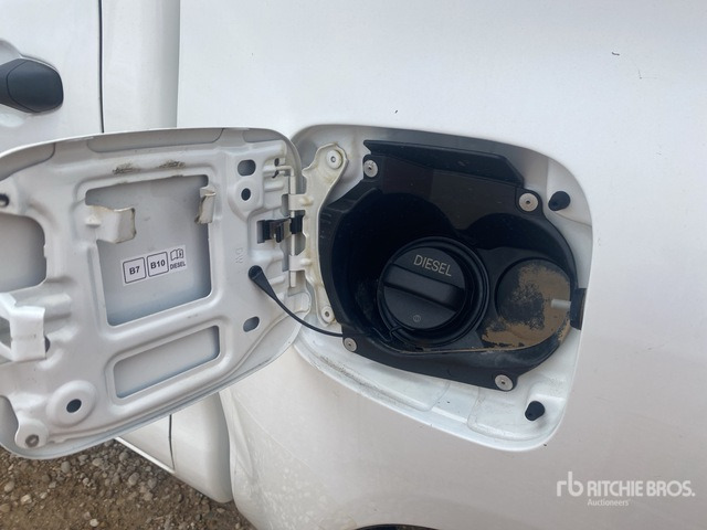 2019 Toyota Hilux 4x4 Pickup - טנדר: תמונה 5 2019 Toyota Hilux 4x4 Pickup - טנדר: תמונה 5