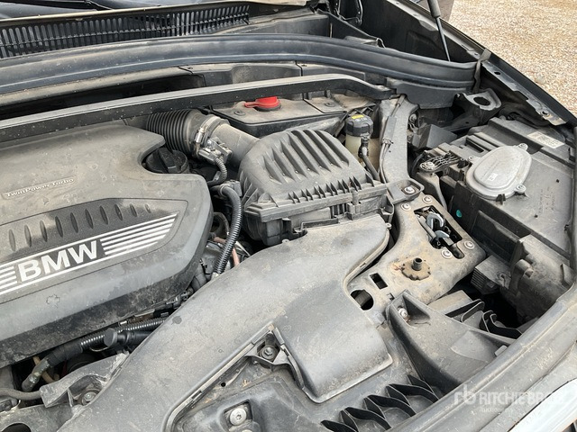 2020 BMW X1 20 XDrive Automobile - מכונית: תמונה 5 2020 BMW X1 20 XDrive Automobile - מכונית: תמונה 5