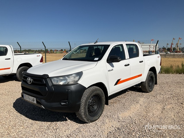 2020 Toyota Hilux 4x4 Crew Cab Pickup - טנדר: תמונה 2 2020 Toyota Hilux 4x4 Crew Cab Pickup - טנדר: תמונה 2