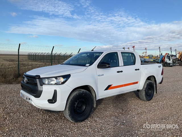2020 Toyota Hilux 4x4 Crew Cab Pickup - טנדר: תמונה 2 2020 Toyota Hilux 4x4 Crew Cab Pickup - טנדר: תמונה 2