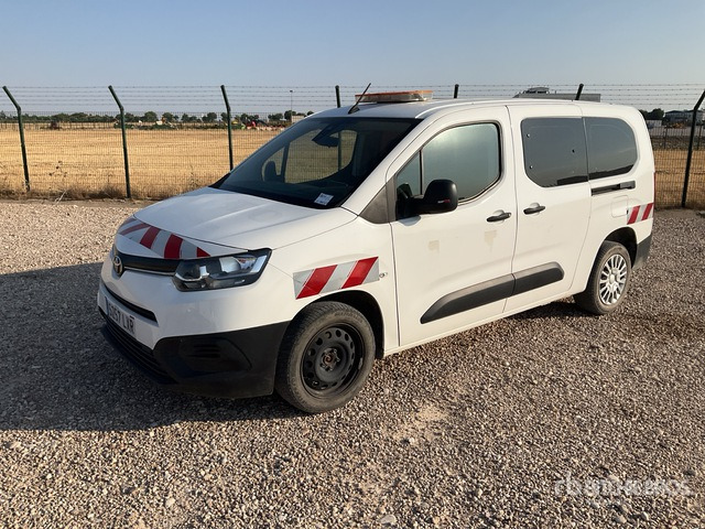 2020 Toyota Proace Passenger Van - מיניבוס, כלי רכב מסחרי לנוסעים: תמונה 2 2020 Toyota Proace Passenger Van - מיניבוס, כלי רכב מסחרי לנוסעים: תמונה 2