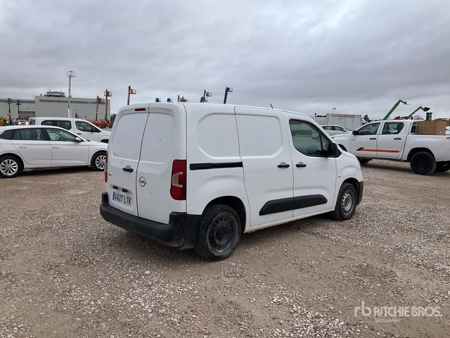2021 Opel Combo Cargo Van - כלי רכב מסחרי: תמונה 3 2021 Opel Combo Cargo Van - כלי רכב מסחרי: תמונה 3