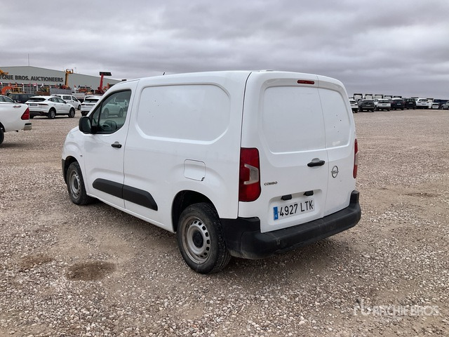 2021 Opel Combo Cargo Van - כלי רכב מסחרי: תמונה 2 2021 Opel Combo Cargo Van - כלי רכב מסחרי: תמונה 2