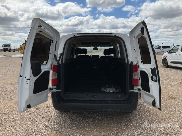 2022 Toyota Proace City Verso 5 Passenger Van - מיניבוס, כלי רכב מסחרי לנוסעים: תמונה 5 2022 Toyota Proace City Verso 5 Passenger Van - מיניבוס, כלי רכב מסחרי לנוסעים: תמונה 5