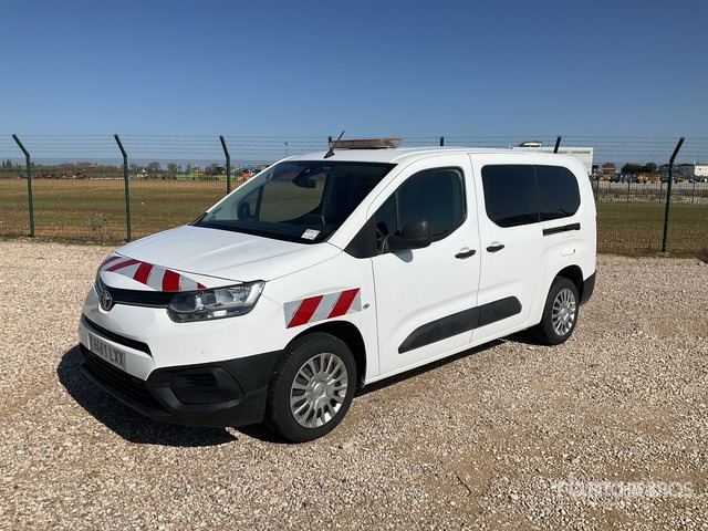 2022 Toyota Proace City Verso 5 Passenger Van - מיניבוס, כלי רכב מסחרי לנוסעים: תמונה 1 2022 Toyota Proace City Verso 5 Passenger Van - מיניבוס, כלי רכב מסחרי לנוסעים: תמונה 1