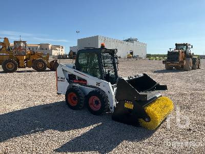 BOBCAT S450 - מעמיס היגוי החלקה: תמונה 4 BOBCAT S450 - מעמיס היגוי החלקה: תמונה 4