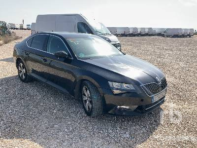 SKODA SUPERB 2.0D - מכונית: תמונה 4 SKODA SUPERB 2.0D - מכונית: תמונה 4