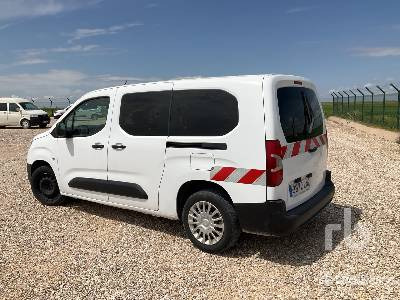 TOYOTA PROACE - כלי רכב מסחרי עם לוח: תמונה 2 TOYOTA PROACE - כלי רכב מסחרי עם לוח: תמונה 2