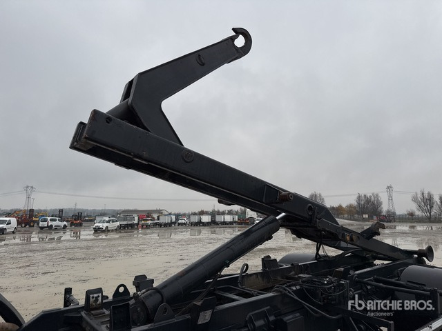 1990 Mercedes-Benz 1722 4x2 Roll-Off Truck - משאית הרמת וו: תמונה 4 1990 Mercedes-Benz 1722 4x2 Roll-Off Truck - משאית הרמת וו: תמונה 4