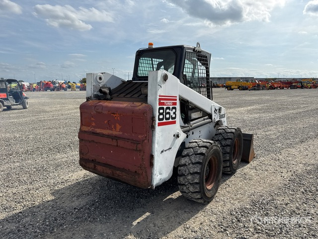 2002 Bobcat 863 High Flow Skid Steer Loader - מעמיס היגוי החלקה: תמונה 3 2002 Bobcat 863 High Flow Skid Steer Loader - מעמיס היגוי החלקה: תמונה 3
