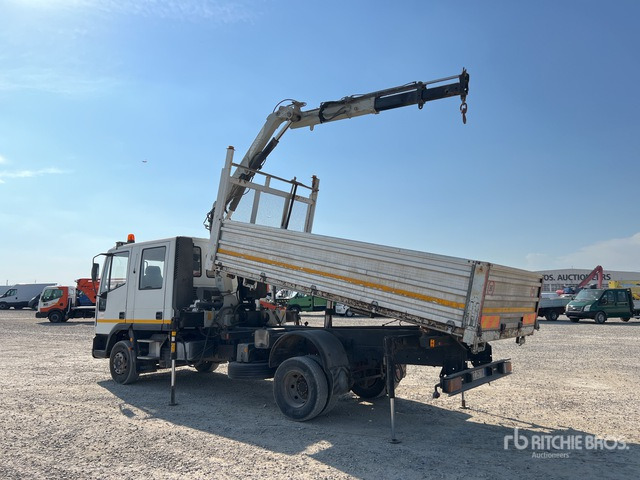 2002 Iveco Eurocargo 80E15 2002 PM 5022 2500 kg on Crew Cab Dump Truck with Crane - מכסחת תבואה/ עשבים: תמונה 4 2002 Iveco Eurocargo 80E15 2002 PM 5022 2500 kg on Crew Cab Dump Truck with Crane - מכסחת תבואה/ עשבים: תמונה 4