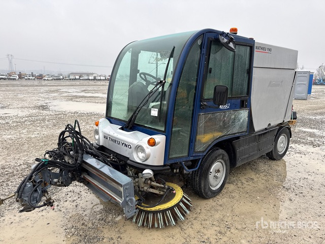 2002 Mathieu Azura Sweeper Truck - מטאטא כבישים: תמונה 1 2002 Mathieu Azura Sweeper Truck - מטאטא כבישים: תמונה 1