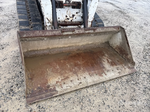 2003 Bobcat T300 Compact Track Loader - מעמיס רצועות קומפקטי: תמונה 5 2003 Bobcat T300 Compact Track Loader - מעמיס רצועות קומפקטי: תמונה 5