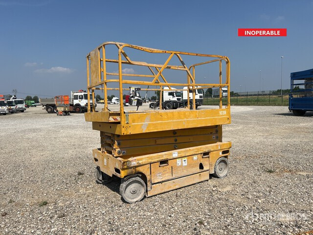 2006 Haulotte Compact 10 Electric (Inoperable) Scissor Lift - מעלית מספריים: תמונה 2 2006 Haulotte Compact 10 Electric (Inoperable) Scissor Lift - מעלית מספריים: תמונה 2