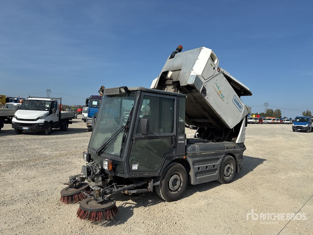 2006 Schmidt Compact 200 Autocarro spazzatrice - מטאטא כבישים: תמונה 1 2006 Schmidt Compact 200 Autocarro spazzatrice - מטאטא כבישים: תמונה 1