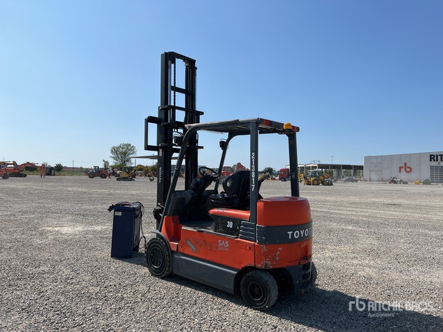 2006 Toyota 7-FBMF-30 3000 kg Electric Forklift - מלגזה חשמלית: תמונה 3 2006 Toyota 7-FBMF-30 3000 kg Electric Forklift - מלגזה חשמלית: תמונה 3