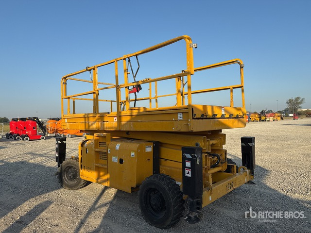 2007 Haulotte H12SX Diesel (Inoperable) Scissor Lift - מעלית מספריים: תמונה 3 2007 Haulotte H12SX Diesel (Inoperable) Scissor Lift - מעלית מספריים: תמונה 3