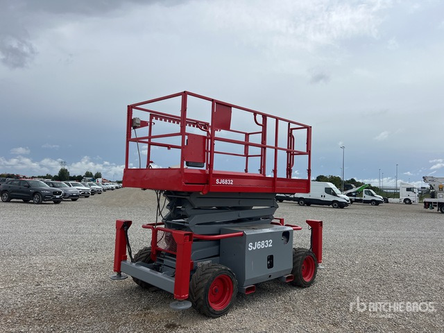 2007 Skyjack SJ6832 RT Diesel Scissor Lift - מעלית מספריים: תמונה 3 2007 Skyjack SJ6832 RT Diesel Scissor Lift - מעלית מספריים: תמונה 3