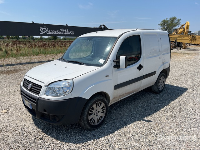 2008 Fiat Doblo (Inoperable) Van Truck - כלי רכב מסחרי עם לוח: תמונה 3 2008 Fiat Doblo (Inoperable) Van Truck - כלי רכב מסחרי עם לוח: תמונה 3