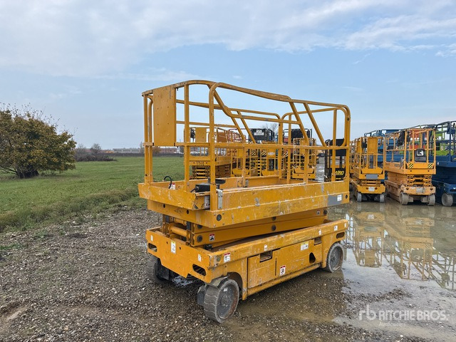 2009 Haulotte Compact 8NWT Electric (Inoperable) Scissor Lift - מעלית מספריים: תמונה 3 2009 Haulotte Compact 8NWT Electric (Inoperable) Scissor Lift - מעלית מספריים: תמונה 3