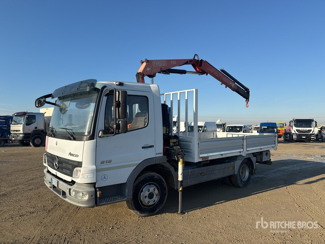 2009 Mercedes-Benz MB 818 K 2009 Fassi F65A.23 2710 kg on 4x2 Flatbed Truck with Crane - משאית צד נופל/ שטוחה, משאית מנוף: תמונה 1 2009 Mercedes-Benz MB 818 K 2009 Fassi F65A.23 2710 kg on 4x2 Flatbed Truck with Crane - משאית צד נופל/ שטוחה, משאית מנוף: תמונה 1