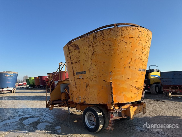 2010 Omas California Car 30/2 Self-Propelled Feed Wagon - עגלת מערבל מספוא: תמונה 2 2010 Omas California Car 30/2 Self-Propelled Feed Wagon - עגלת מערבל מספוא: תמונה 2