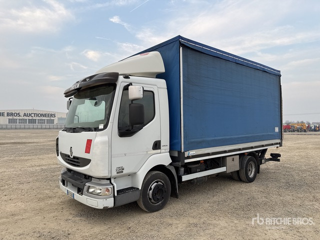2010 Renault Midlum 215.75 4x2 Curtain Side Truck - משאית וילונות צד: תמונה 2 2010 Renault Midlum 215.75 4x2 Curtain Side Truck - משאית וילונות צד: תמונה 2