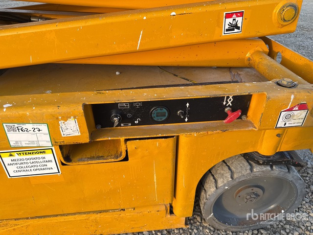 2011 Haulotte Compact 14 Electric Scissor Lift - מעלית מספריים: תמונה 5 2011 Haulotte Compact 14 Electric Scissor Lift - מעלית מספריים: תמונה 5