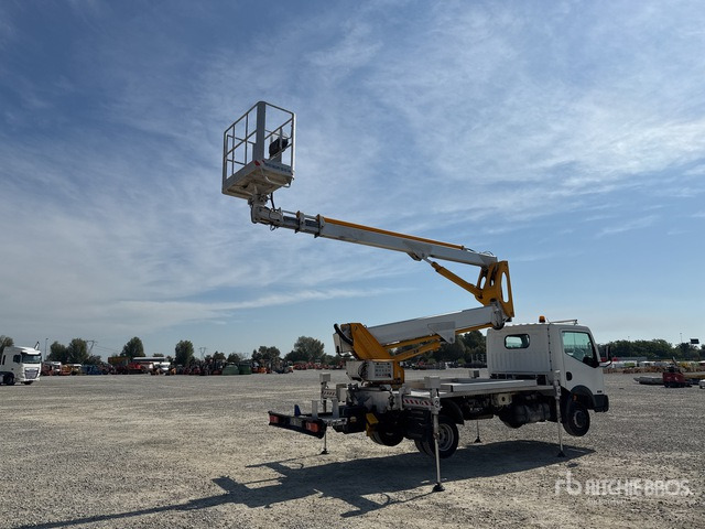 2011 Nissan Cabstar 35 - 11 2011 Multitel Pagliero MX250EX ... Bucket Truck - פלטפורמה אווירית מותקנת על משאית: תמונה 4 2011 Nissan Cabstar 35 - 11 2011 Multitel Pagliero MX250EX ... Bucket Truck - פלטפורמה אווירית מותקנת על משאית: תמונה 4