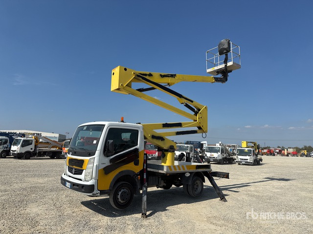 2011 Renault Maxity 110Dxi 2011 Socage DA320 20 m on Bucket Truck - פלטפורמה אווירית מותקנת על משאית: תמונה 2 2011 Renault Maxity 110Dxi 2011 Socage DA320 20 m on Bucket Truck - פלטפורמה אווירית מותקנת על משאית: תמונה 2