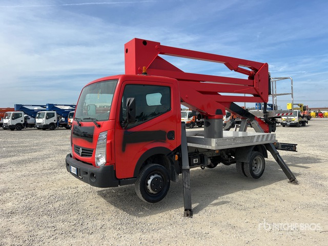 2011 Renault Maxity 2011 Socage DA320 20 m on Bucket Truck - פלטפורמה אווירית מותקנת על משאית: תמונה 2 2011 Renault Maxity 2011 Socage DA320 20 m on Bucket Truck - פלטפורמה אווירית מותקנת על משאית: תמונה 2