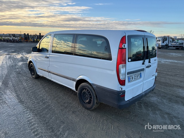 2012 Mercedes-Benz Vito Bus - אוטובוס: תמונה 2 2012 Mercedes-Benz Vito Bus - אוטובוס: תמונה 2