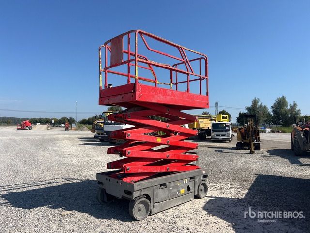 2013 Haulotte Compact 12 Electric Scissor Lift - מעלית מספריים: תמונה 2 2013 Haulotte Compact 12 Electric Scissor Lift - מעלית מספריים: תמונה 2