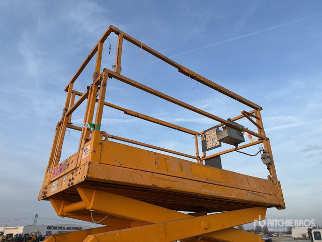 2013 Skyjack SJIII4626 Electric Scissor Lift - מעלית מספריים: תמונה 5 2013 Skyjack SJIII4626 Electric Scissor Lift - מעלית מספריים: תמונה 5