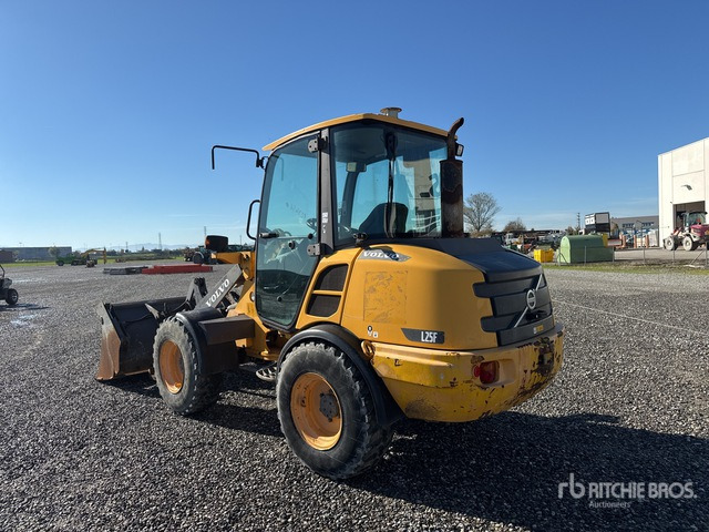 2014 Volvo L25F Wheel Loader - מעמיס גלגלים: תמונה 3 2014 Volvo L25F Wheel Loader - מעמיס גלגלים: תמונה 3