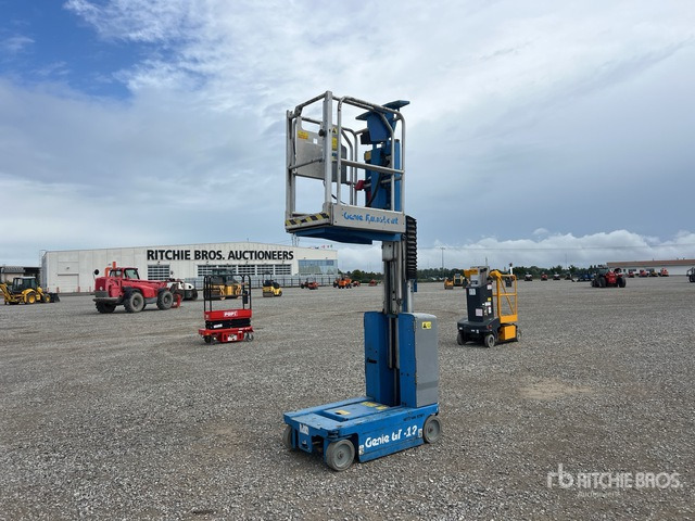 2015 Genie GR-12 Vertical Mast Lift - מעלית תורן אנכית: תמונה 1 2015 Genie GR-12 Vertical Mast Lift - מעלית תורן אנכית: תמונה 1