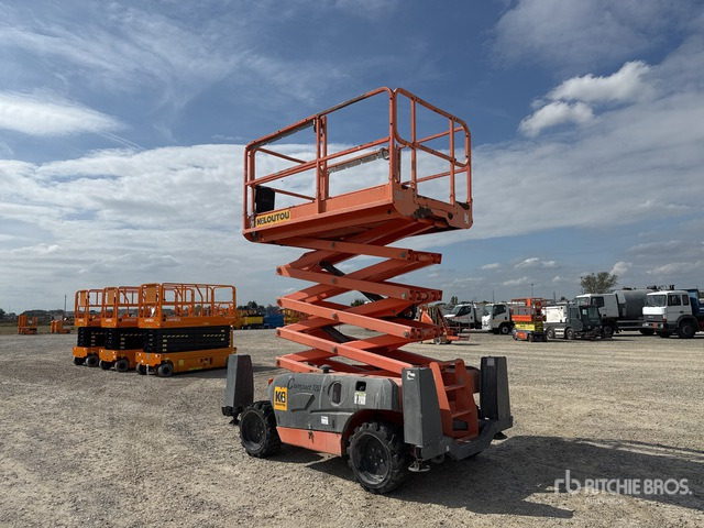 2015 Haulotte Compact12DX Diesel Scissor Lift - מעלית מספריים: תמונה 4 2015 Haulotte Compact12DX Diesel Scissor Lift - מעלית מספריים: תמונה 4