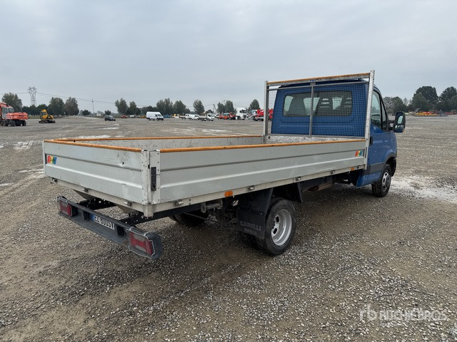 2015 Iveco Daily 35C11 Autocarro cassone fisso - כלי רכב מסחרי במיטה שטוחה: תמונה 3 2015 Iveco Daily 35C11 Autocarro cassone fisso - כלי רכב מסחרי במיטה שטוחה: תמונה 3